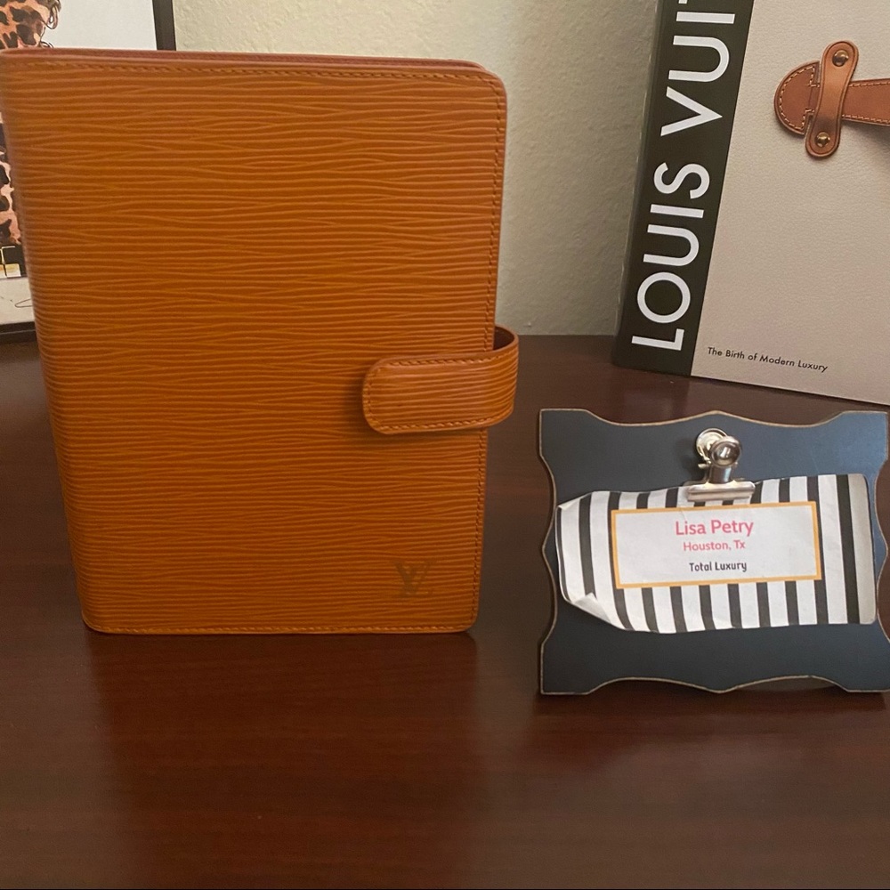 ♥️SOLD♥️ LV VINTAGE AGENDA MM-Kenyan Fawn Epi